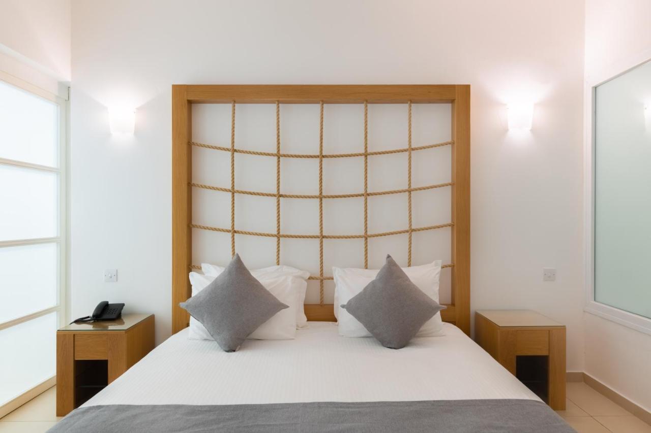 Napa Mermaid Hotel & Suites Ayia Napa Esterno foto