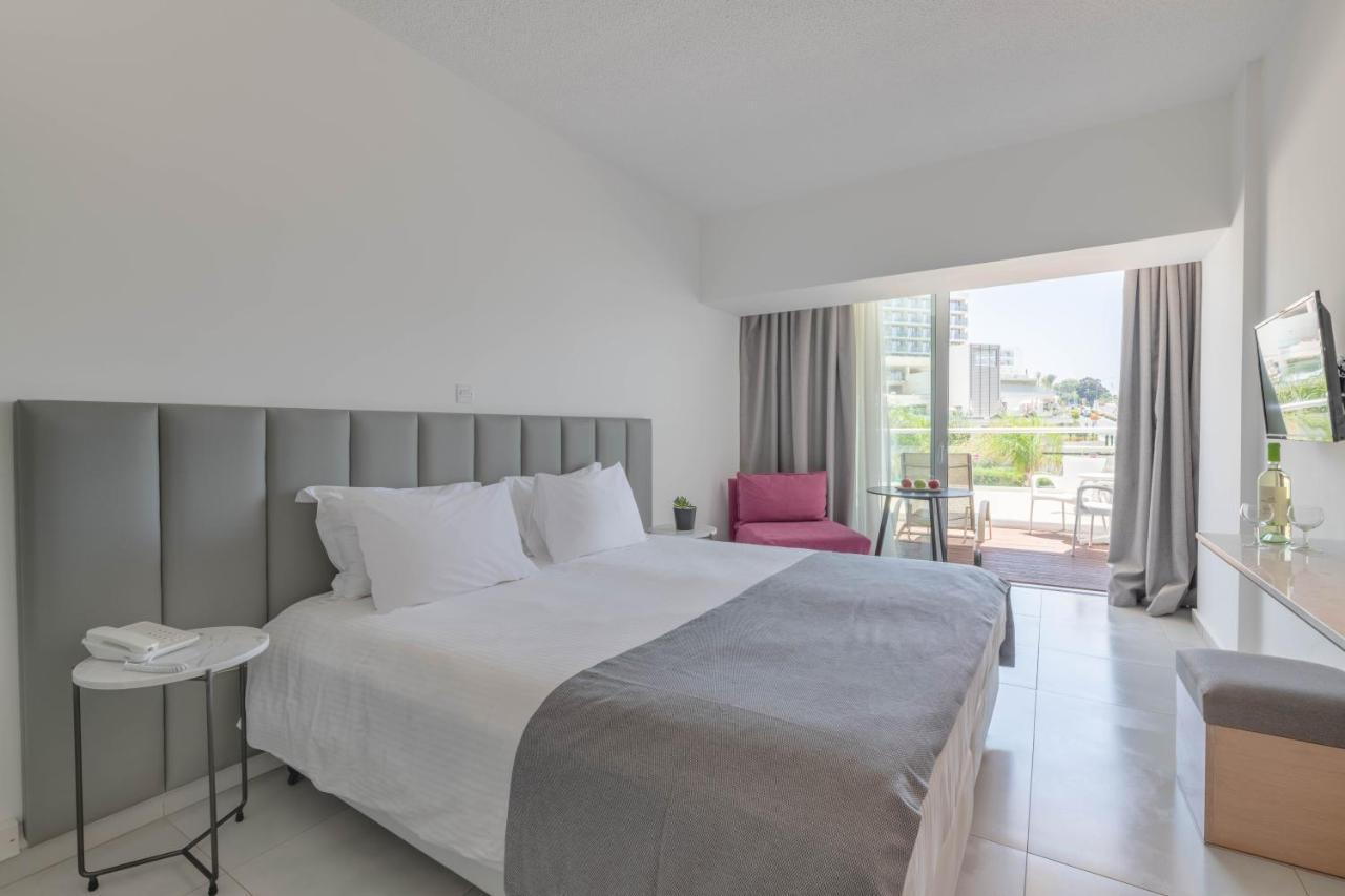 Napa Mermaid Hotel & Suites Ayia Napa Esterno foto